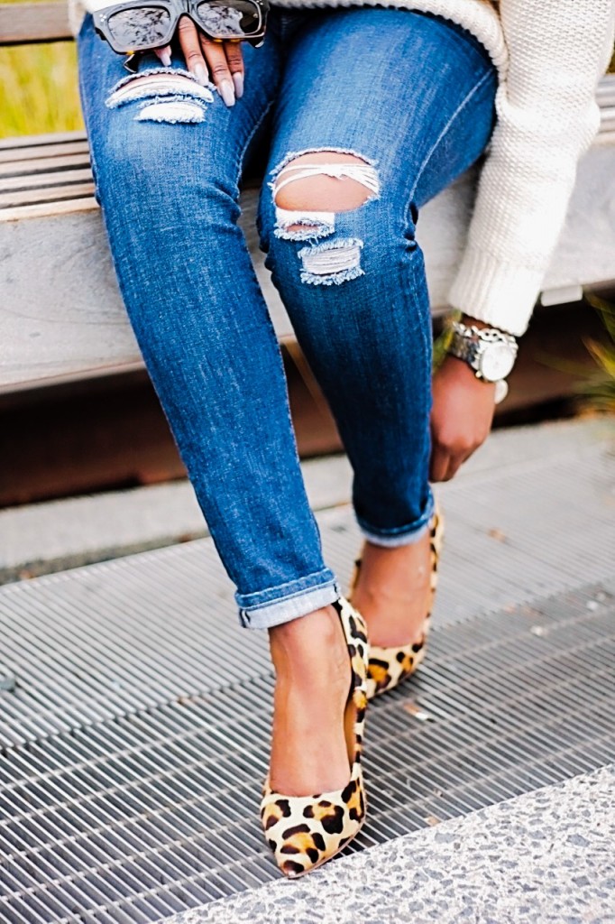 Cream Sweater Ripped Jeans Blogger Style